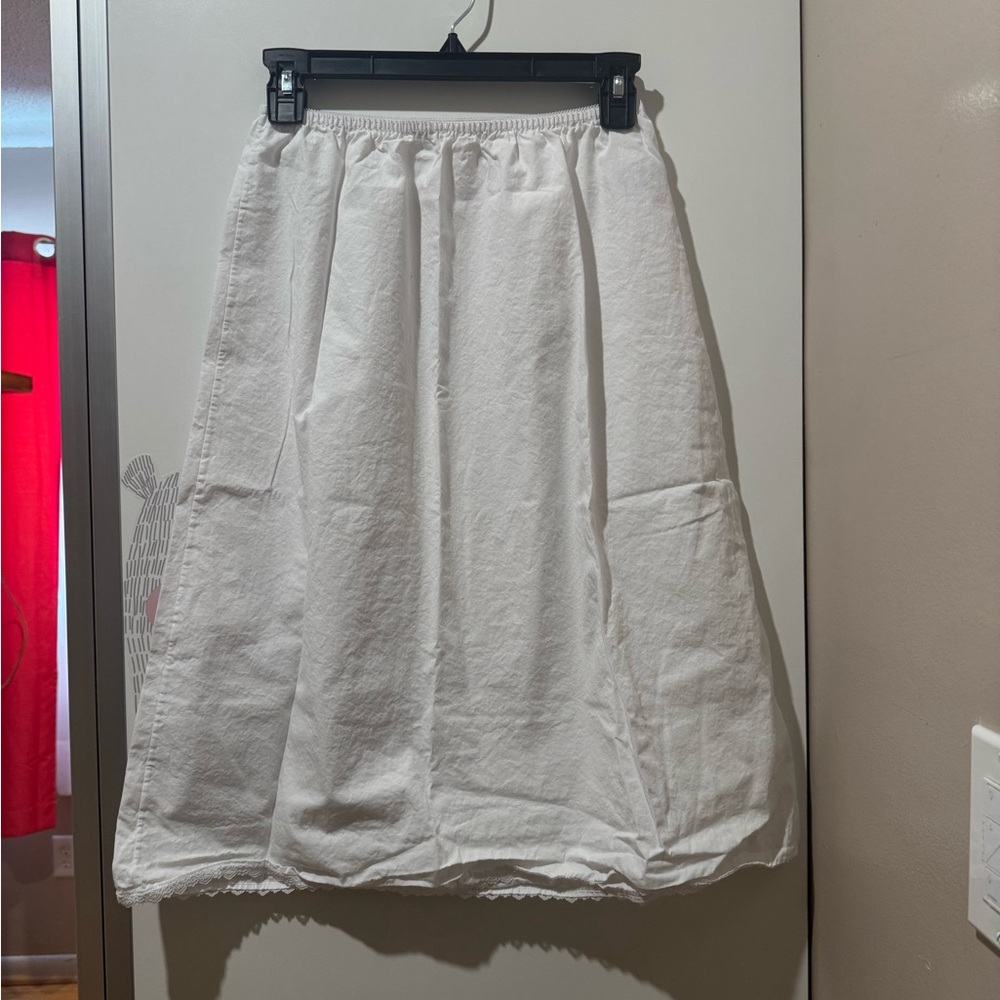 White Midi Slip!! 🤍